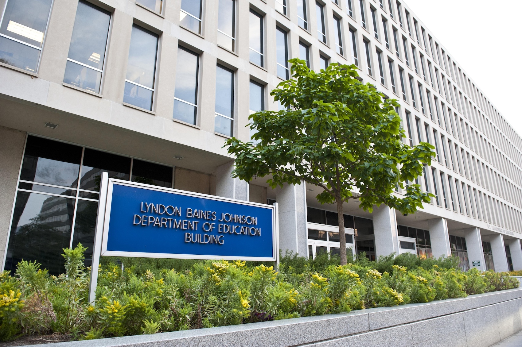 outside view of the Department of Education building in Washington, DC