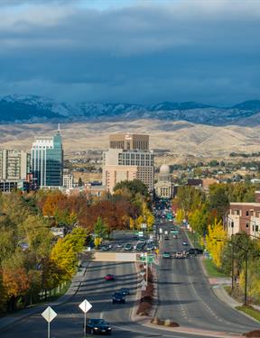 Picture of student working in a lab at CUNY Stony Brook